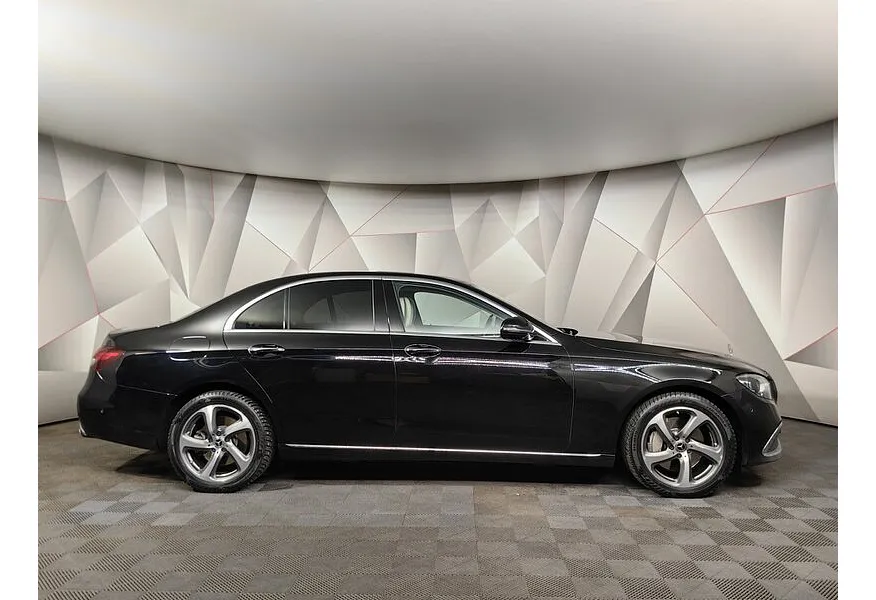 Mercedes-Benz E-Класс E 300 9G-TRONIC (245 л.с.) Черный в АВИЛОН. Слайд №6