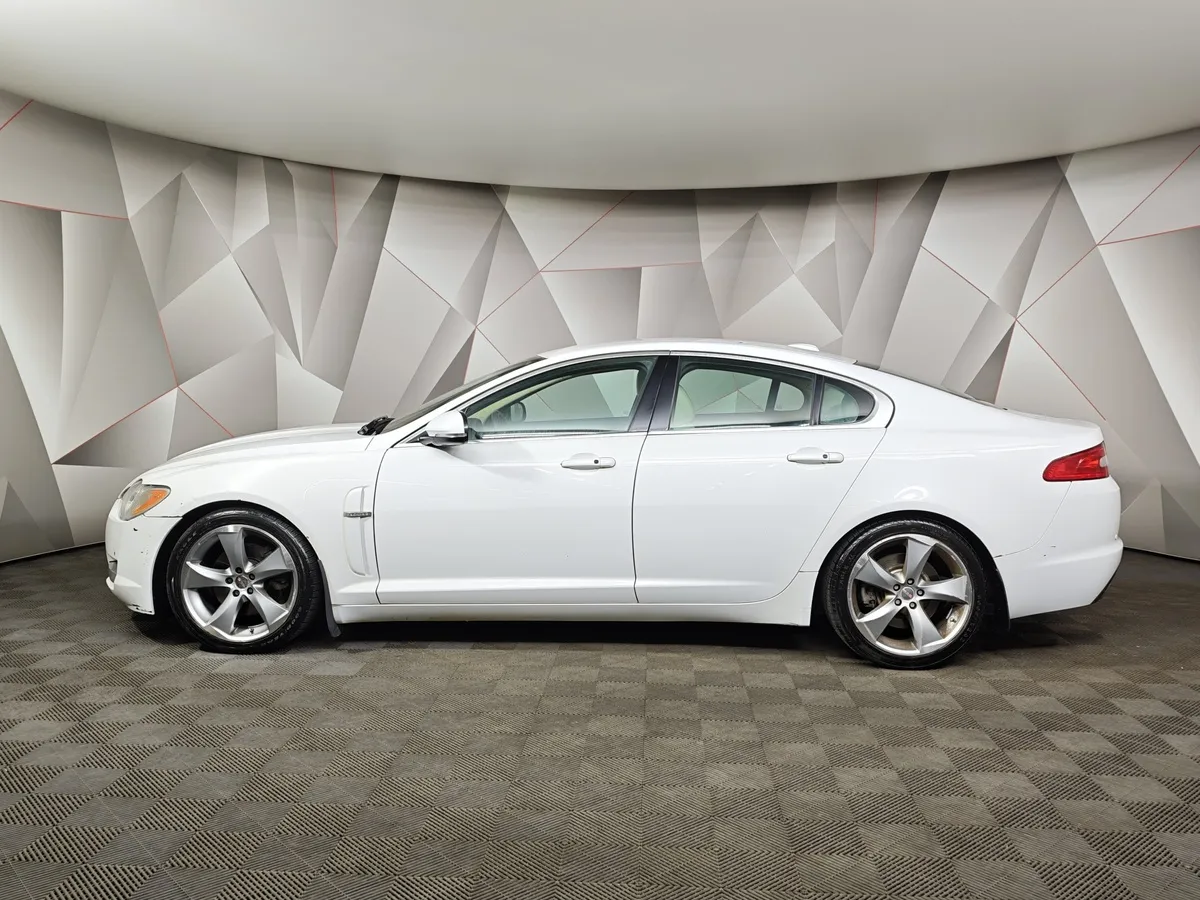 Jaguar XF 3.0 AT (238 л.с.) Белый в АВИЛОН. Слайд №5