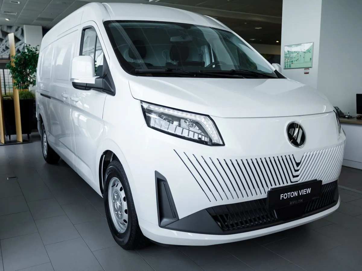 Foton View 2.0D 8AT RWD (159 л.с.) H1 1990 Белый в АВИЛОН. Слайд №2