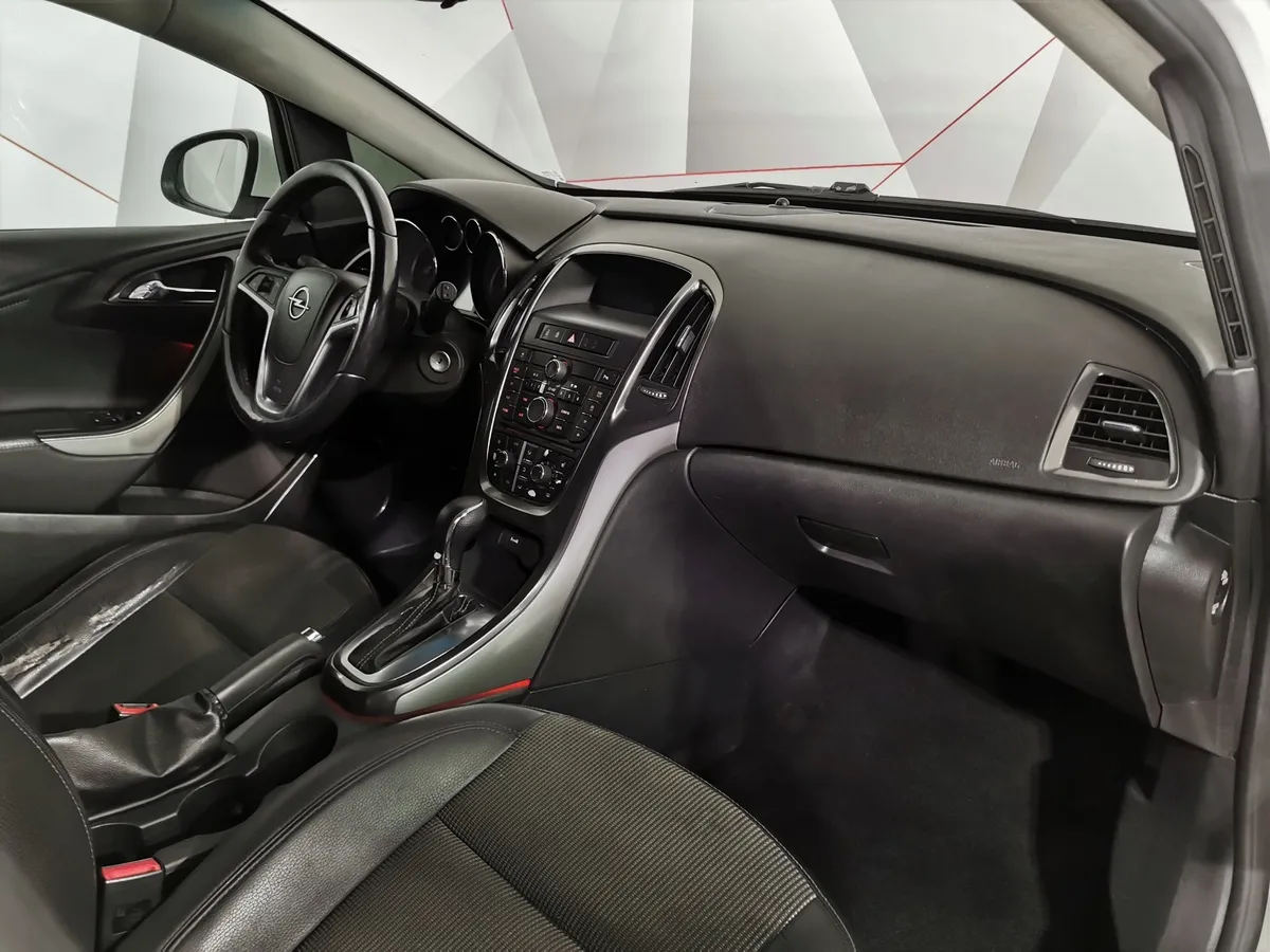 Opel Astra 1.4 Turbo AT (140 л.с.) Комбинированный в АВИЛОН. Слайд №11