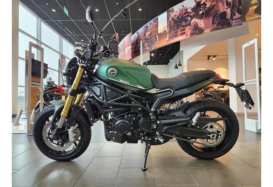 АВИЛОН - Benelli Leoncino 800 754 см³ (76 л.с.) (76) 754 Зеленый - slide 2