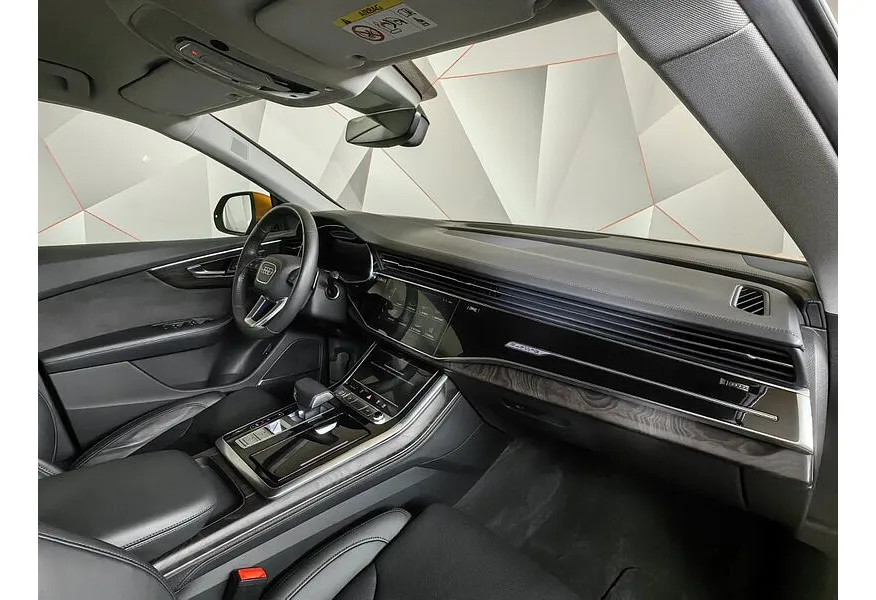 Audi Q8 55 TFSI Tiptronic quattro (340 л.с.) Оранжевый в АВИЛОН. Слайд №13