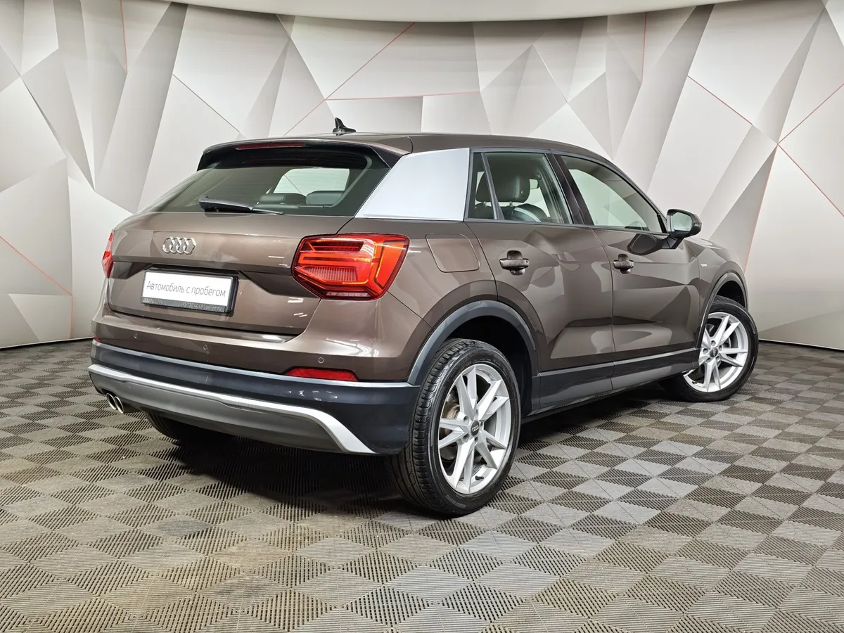 Audi Q2 1.4 TFSI S tronic (150 л.с.) Коричневый в АВИЛОН. Слайд №2