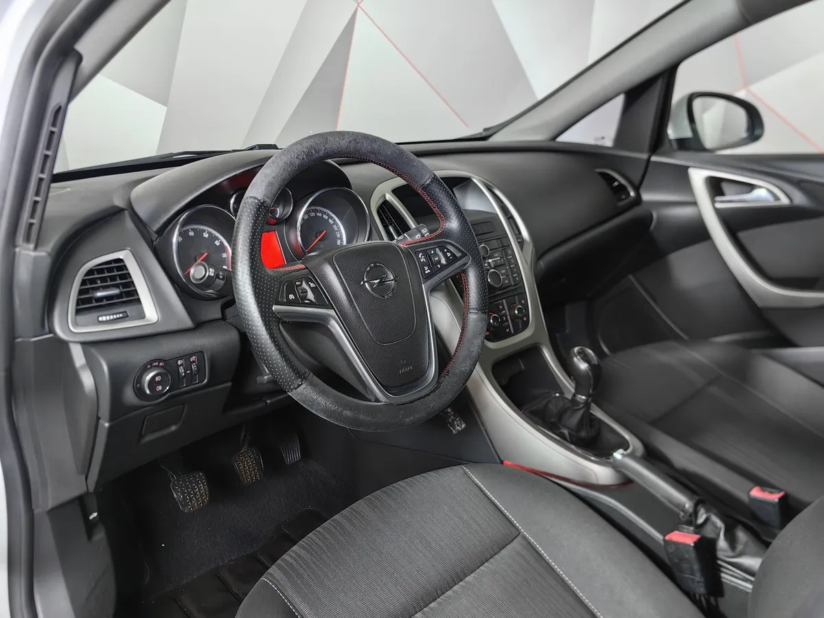 Opel Astra 1.6 MT (115 л.с.) Белый в АВИЛОН. Слайд №18