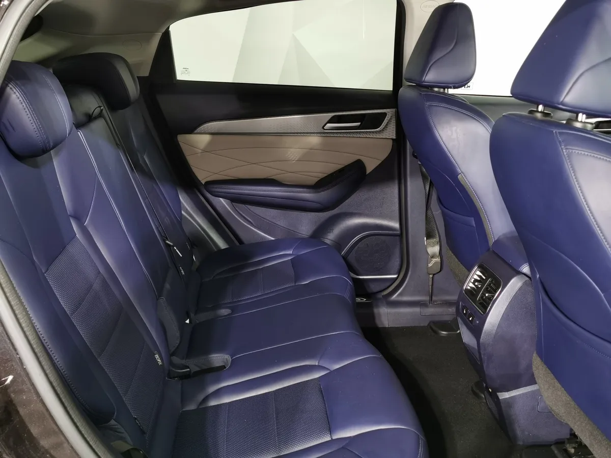 Haval F7x 2.0T AWD 7DCT (190 л.с.) Tech Plus Черный в АВИЛОН. Слайд №15