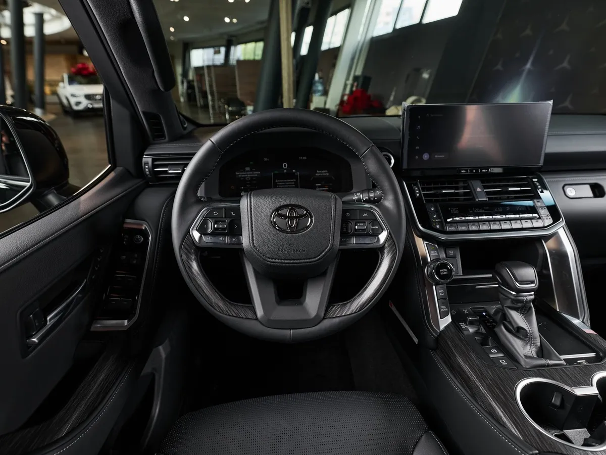 Toyota Land Cruiser 3.5 V6 AT 4WD (415 л.с.) Премиум Черный в АВИЛОН. Слайд №6