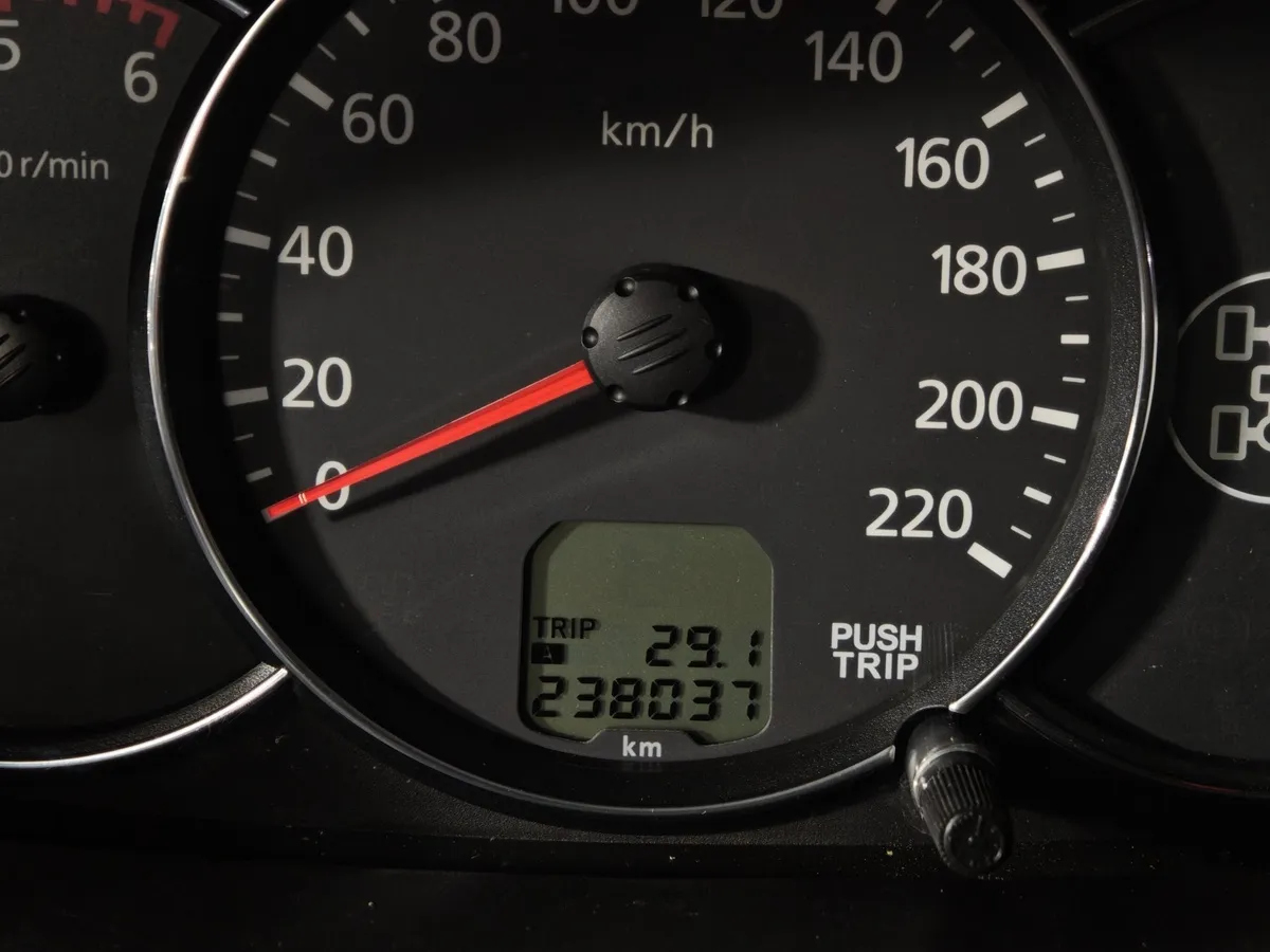 Mitsubishi Pajero Sport 2.5 DI-D AT AWD (178 л.с.) Серый в АВИЛОН. Слайд №18