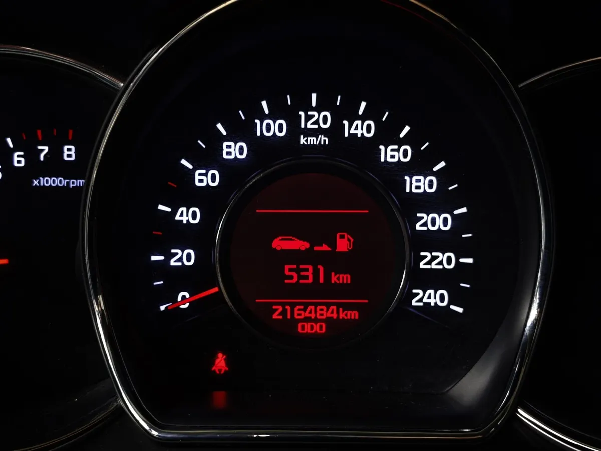 Kia Ceed 1.6 MT (122 л.с.) Коричневый в АВИЛОН. Слайд №18