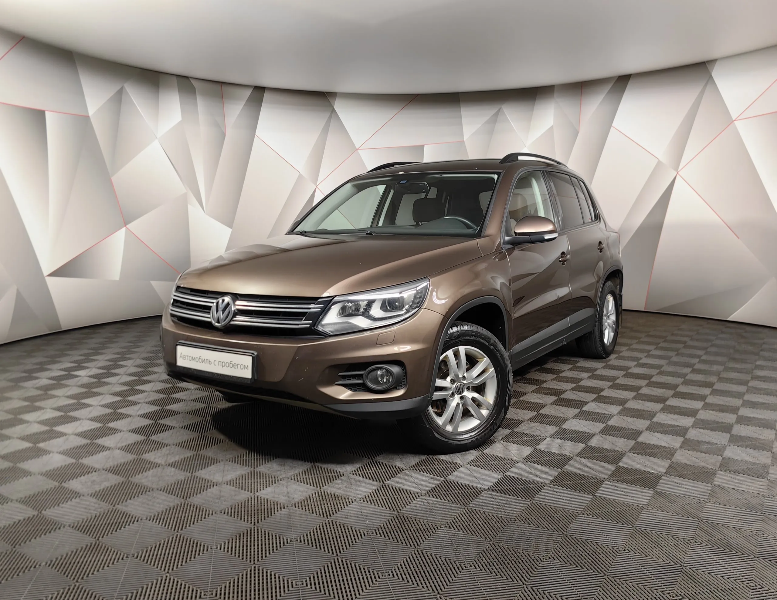 Volkswagen Tiguan 2.0 TSI 4Motion AT (170 л.с.) Track & Field Коричневый в  Москве № ТИ-UY40944. Купить Volkswagen Tiguan I Рестайлинг Автомат  Бензиновый с пробегом 112908 км. Цена 1728000