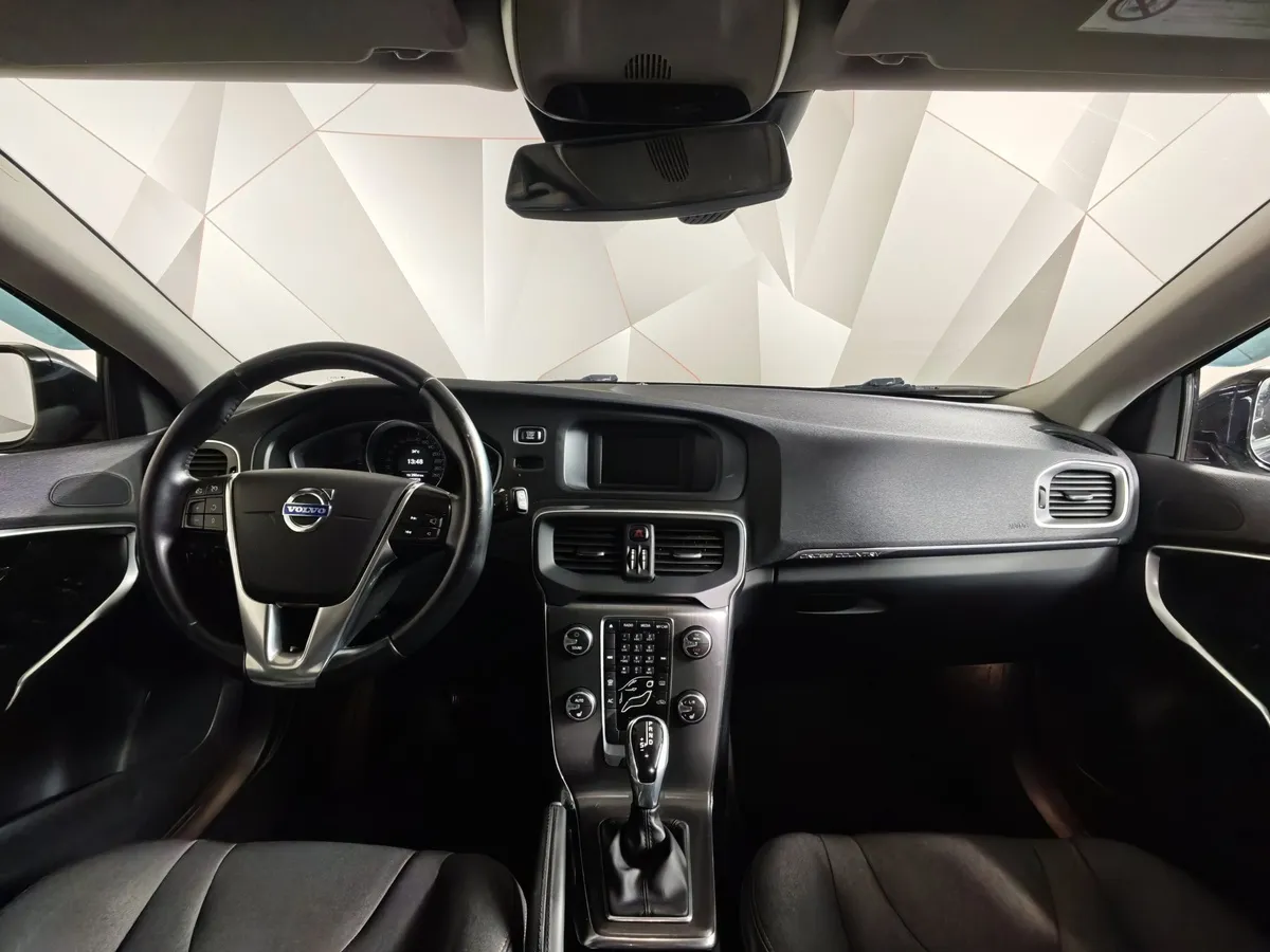 Volvo V40 1.6 D2 Powershift (114 л.с.) Черный в АВИЛОН. Слайд №13