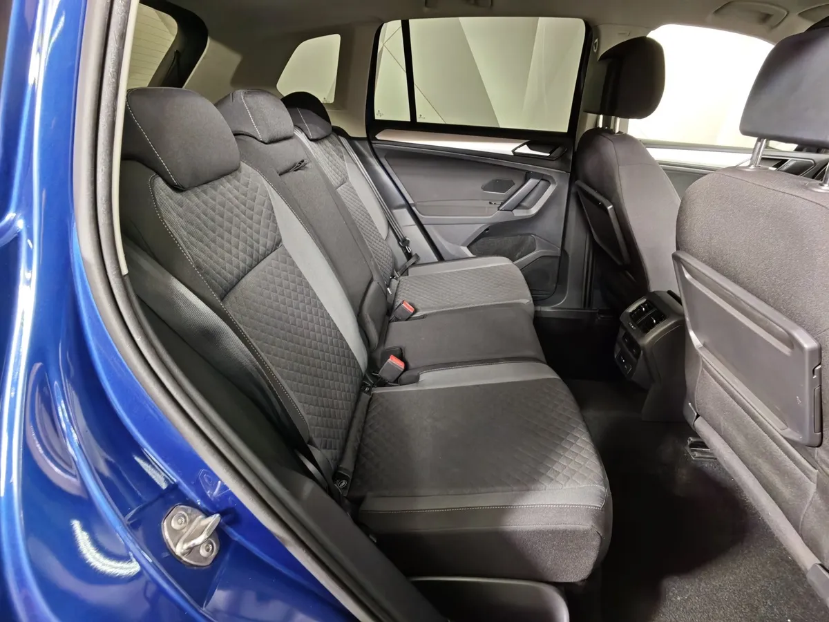 Volkswagen Tiguan 1.4 TSI BlueMotion DSG (150 л.с.) Connect Синий в АВИЛОН. Слайд №15