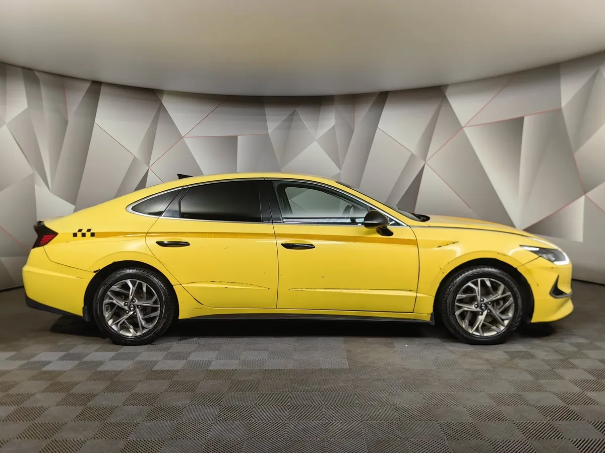 Hyundai Sonata 2.0 MPI (150 л.с.) Classic Желтый в АВИЛОН. Слайд №6