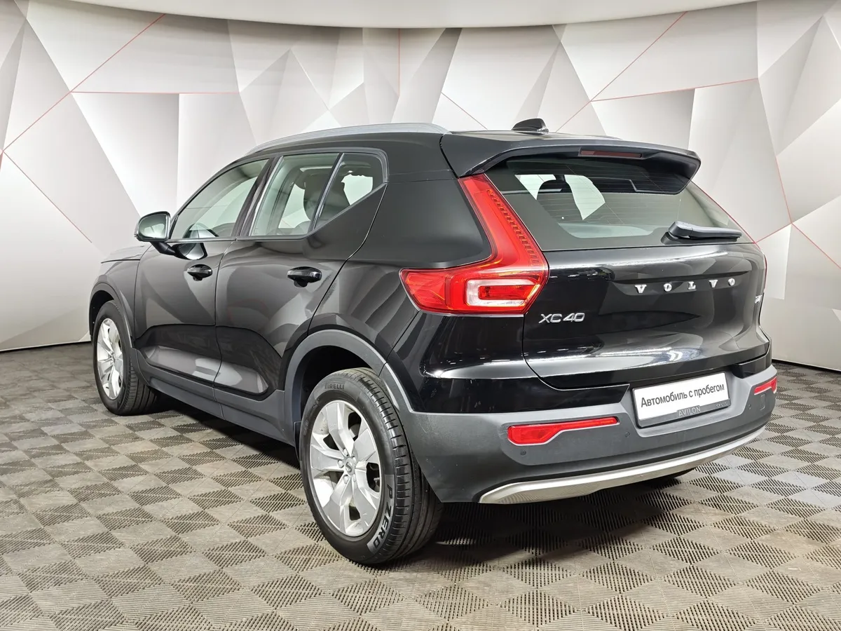 Volvo XC40 2.0 T4 Drive-E AT AWD (190 л.с.) Momentum Черный в АВИЛОН. Слайд №4