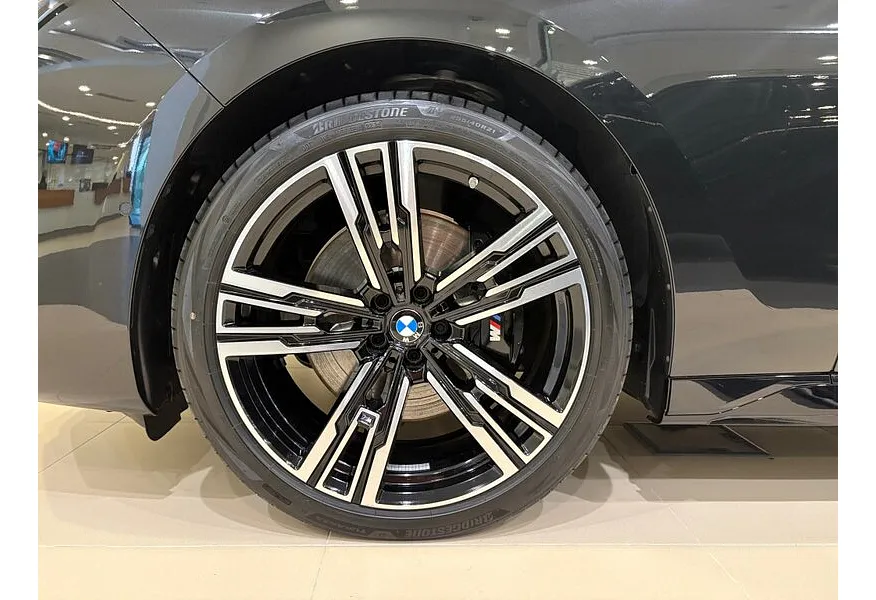 BMW 7 серия 740d xDrive Steptronic (286 л.с.) Черный в АВИЛОН. Слайд №10