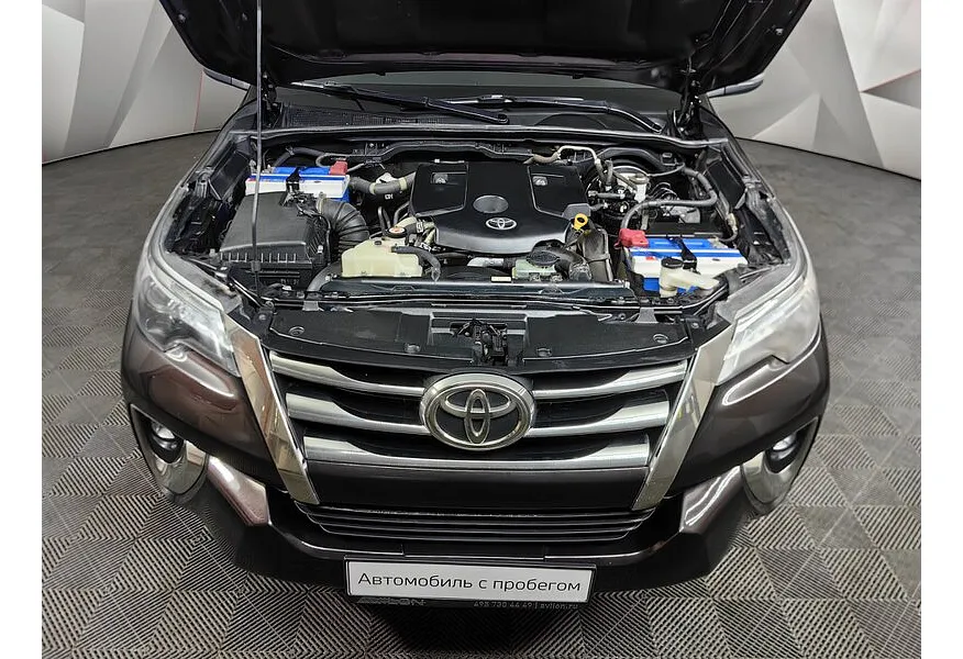 Toyota Fortuner 2.8 TD AT 4WD (177 л.с.) Комфорт Коричневый в АВИЛОН. Слайд №10