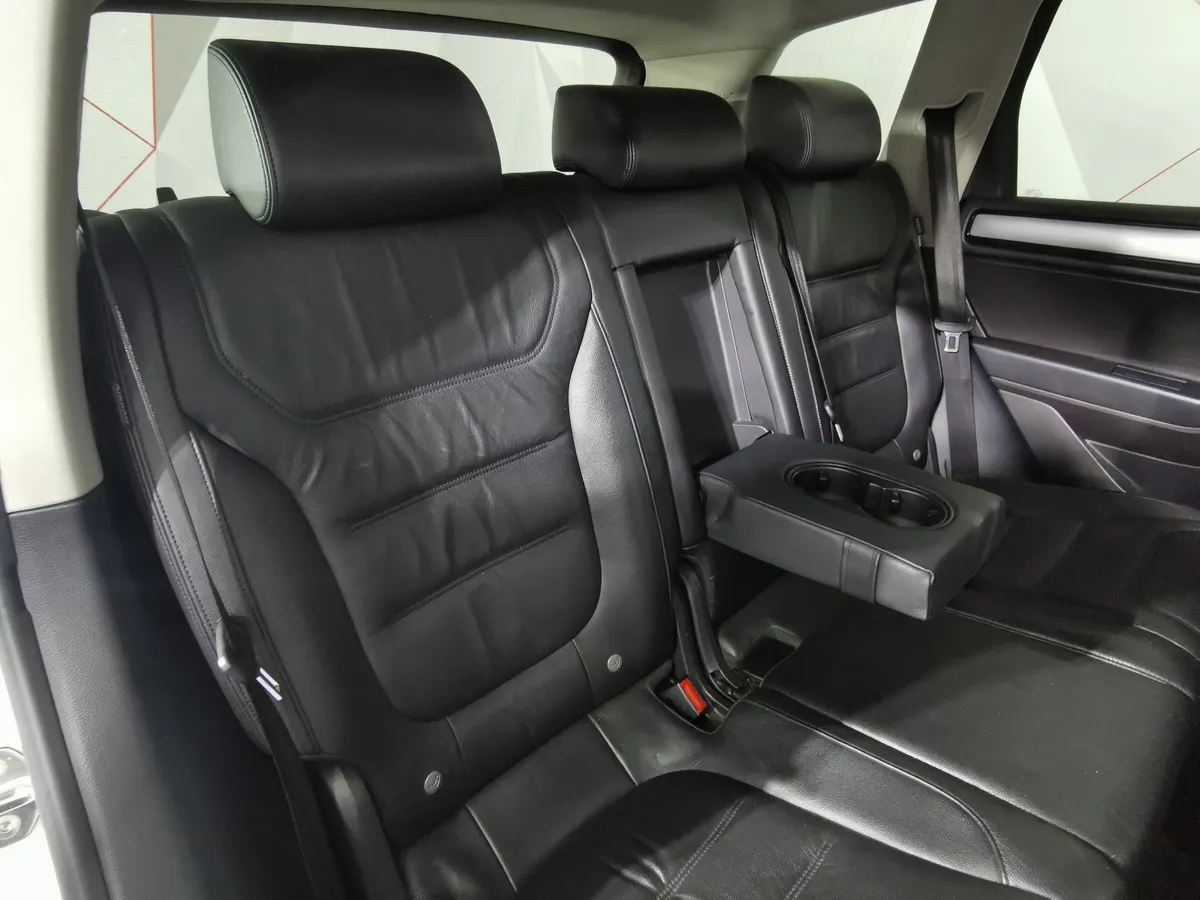 Volkswagen Touareg 3.0 TDI Tiptronic 4Motion (204 л.с.) Белый в АВИЛОН. Слайд №16