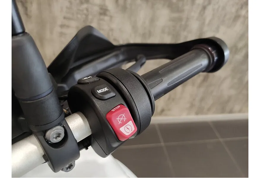 BMW Motorrad F 850 GS F 850 GS 853 см³ (95) 853 Белый в АВИЛОН. Слайд №8