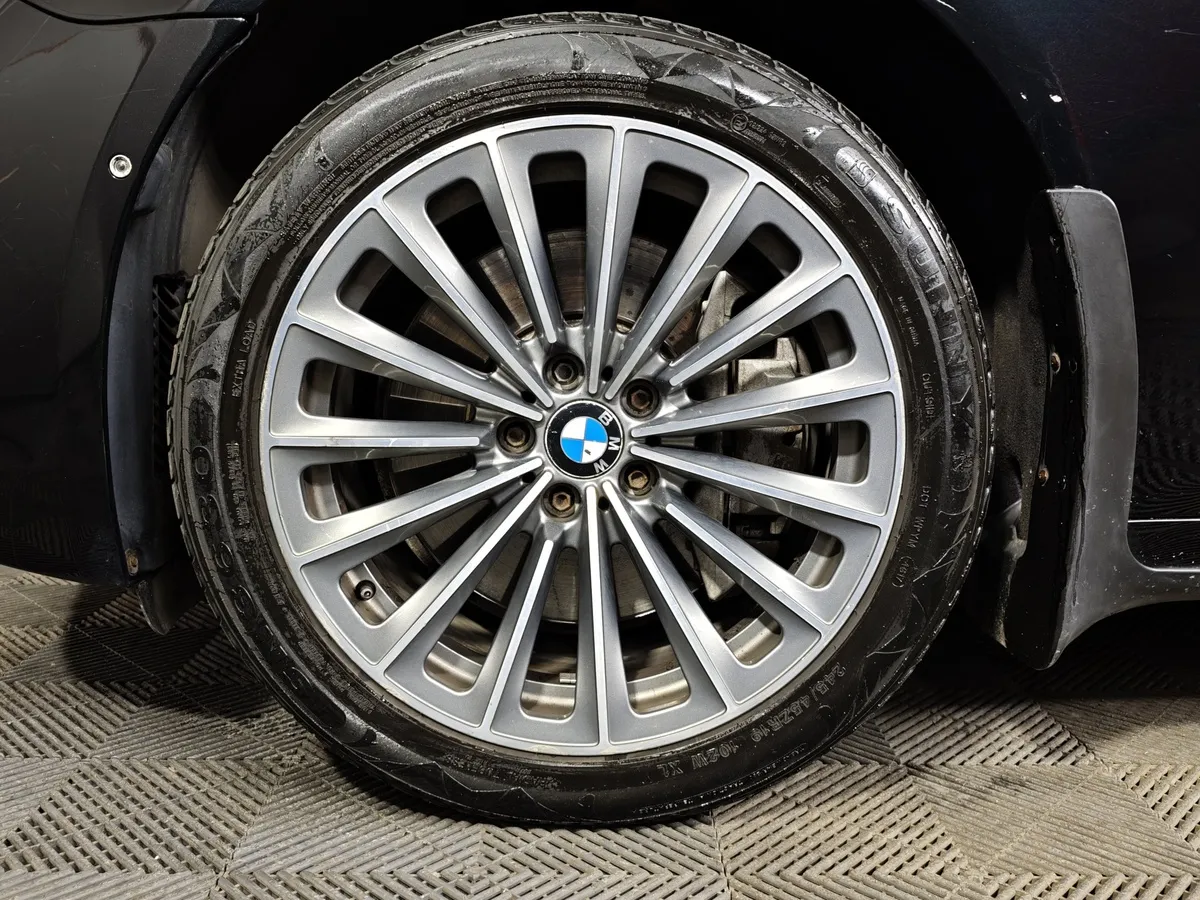 BMW 7 серия 750Li xDrive AT (407 л.с.) Черный в АВИЛОН. Слайд №7