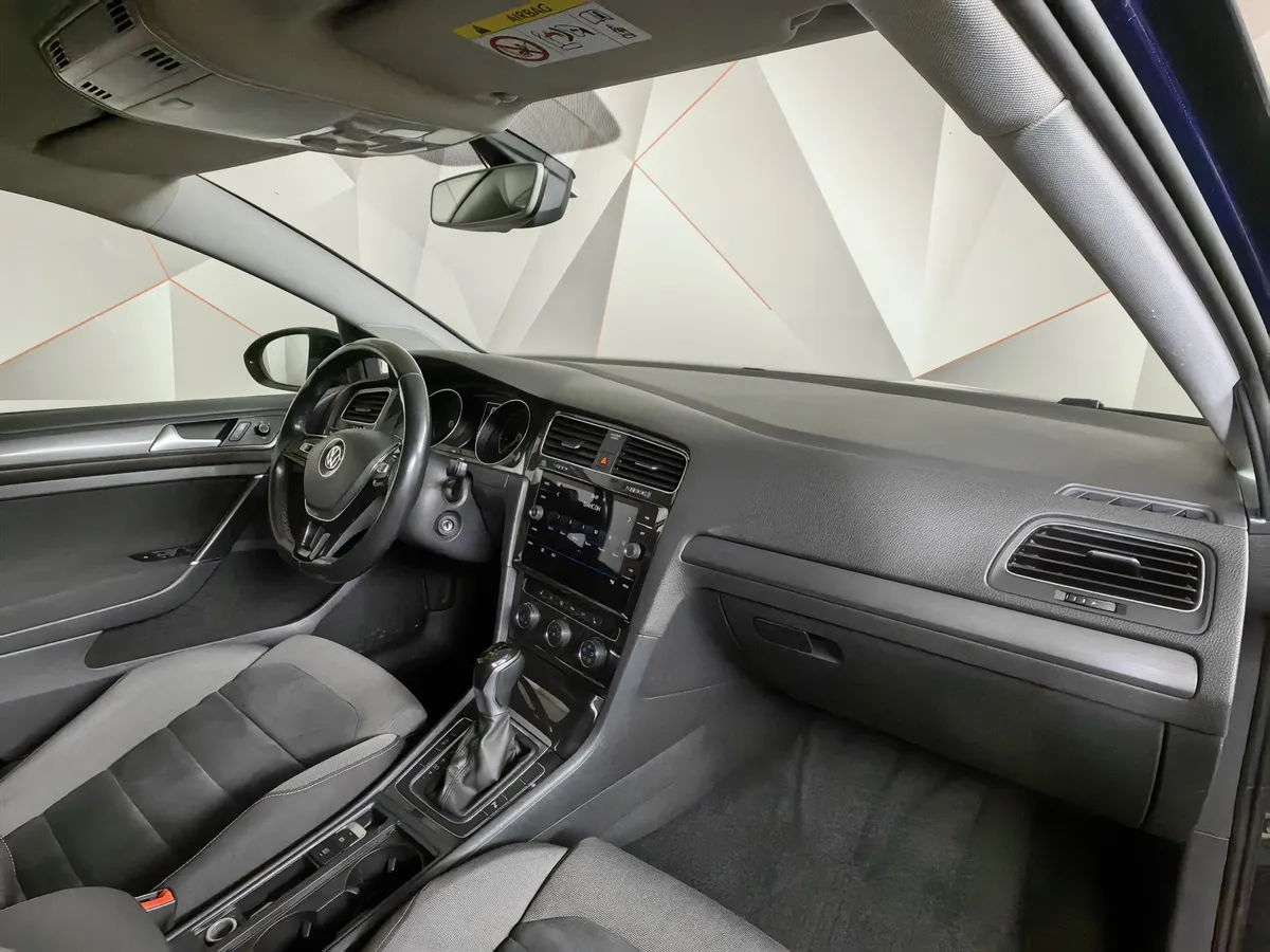 Volkswagen Golf E AT (115 л.с.) Синий в АВИЛОН. Слайд №13
