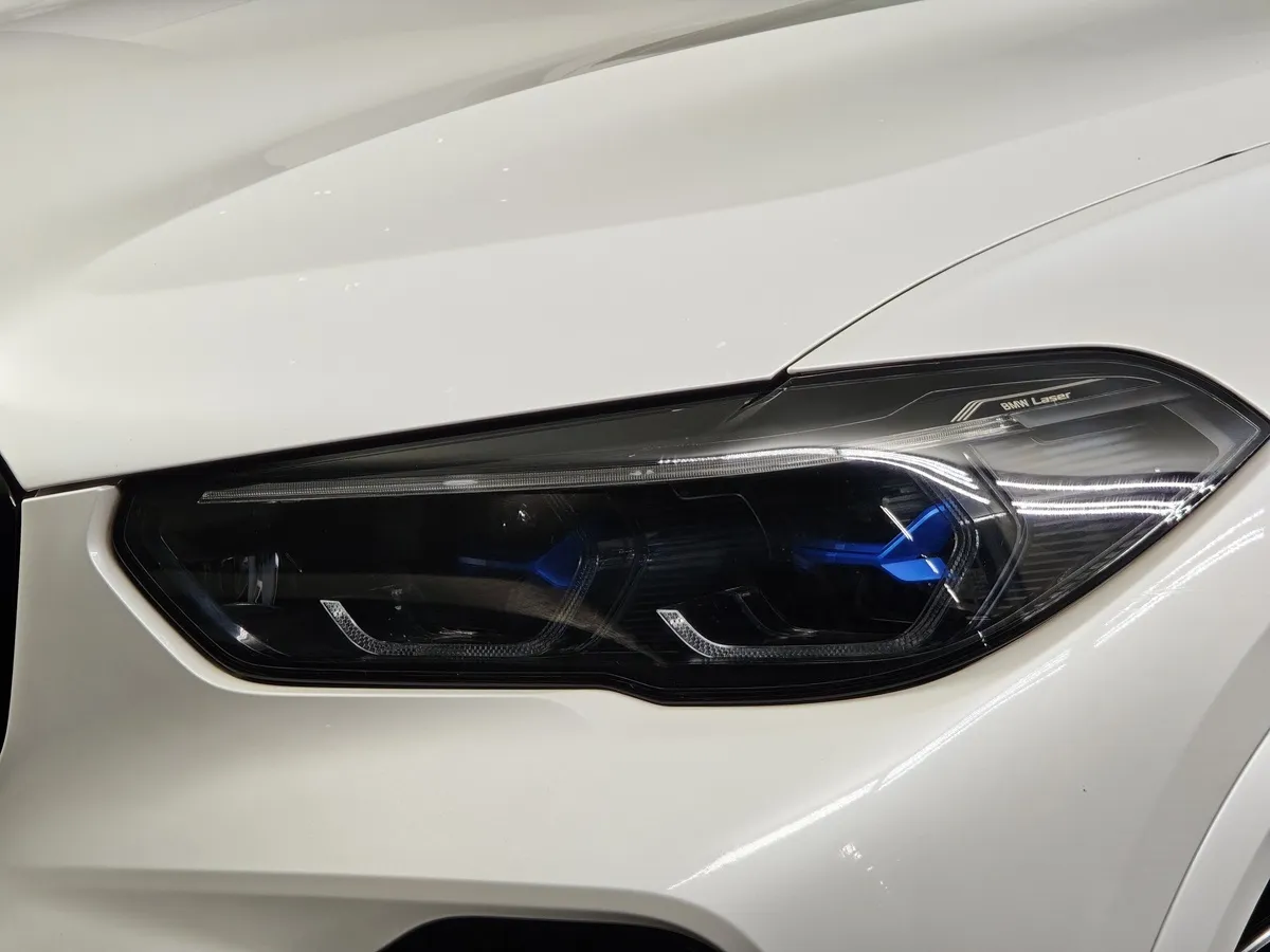BMW X5 xDrive40i Steptronic (340 л.с.) Белый в АВИЛОН. Слайд №8
