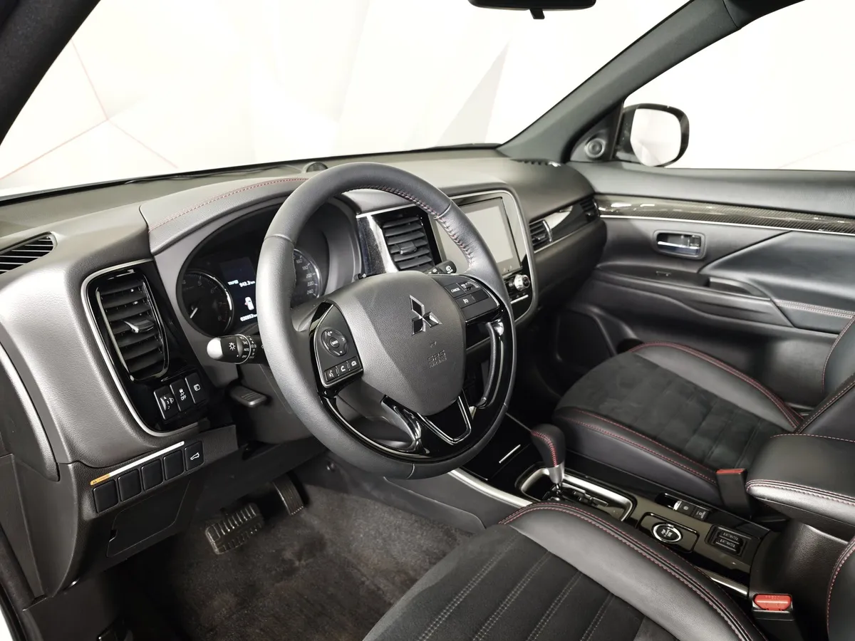 Mitsubishi Outlander 2.0 MIVEC CVT 4WD (146 л.с.) Instyle Комбинированный в АВИЛОН. Слайд №19