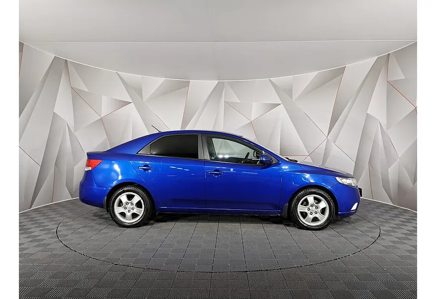 Kia Cerato 1.6 MT (126 л.с.) Comfort Голубой в АВИЛОН. Слайд №6