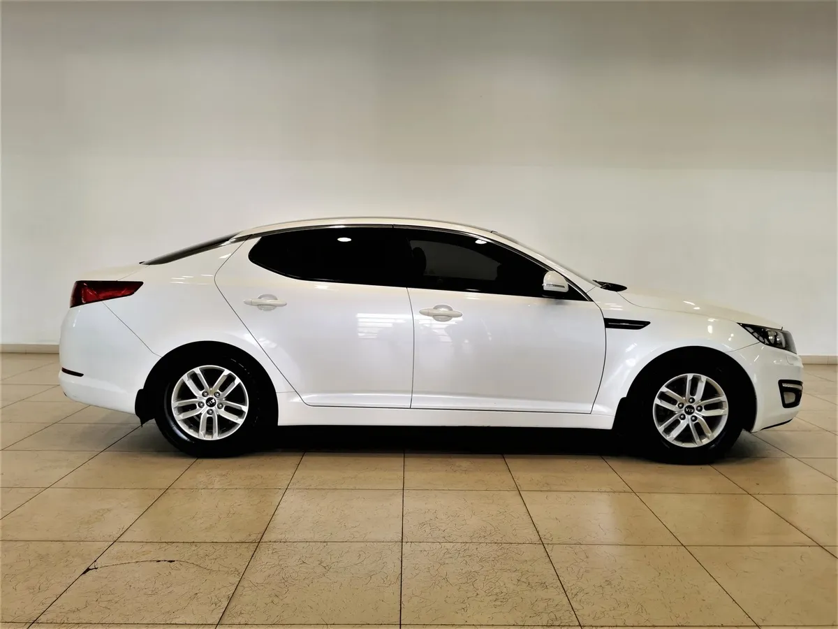 Kia Optima 2.0 AT (150 л.с.) Comfort Белый в АВИЛОН. Слайд №6
