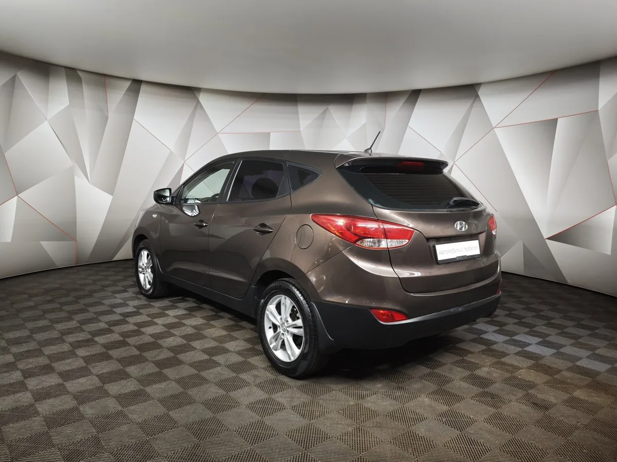 Hyundai ix35 2.0 MT 2WD (150 л.с.) Classic Коричневый в АВИЛОН. Слайд №4