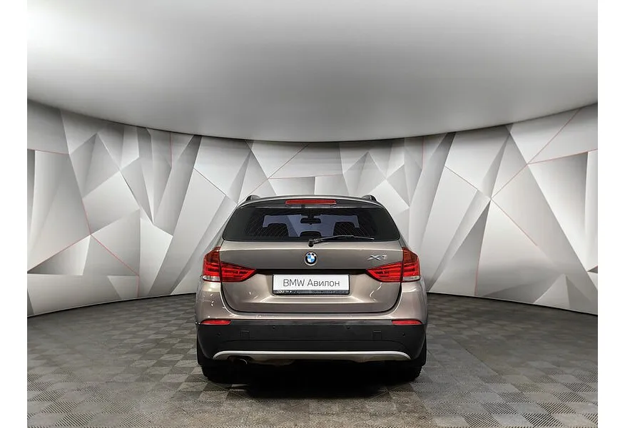BMW X1 sDrive18i AT (150 л.с.) Коричневый в АВИЛОН. Слайд №4