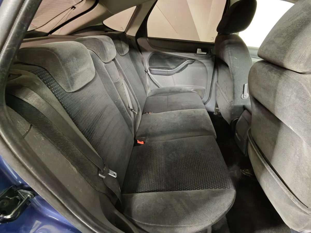 Ford Focus 1.8 MT (125 л.с.) Ghia Синий в АВИЛОН. Слайд №13