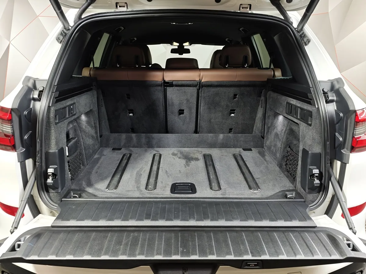 BMW X5 xDrive40i Steptronic (340 л.с.) Белый в АВИЛОН. Слайд №9