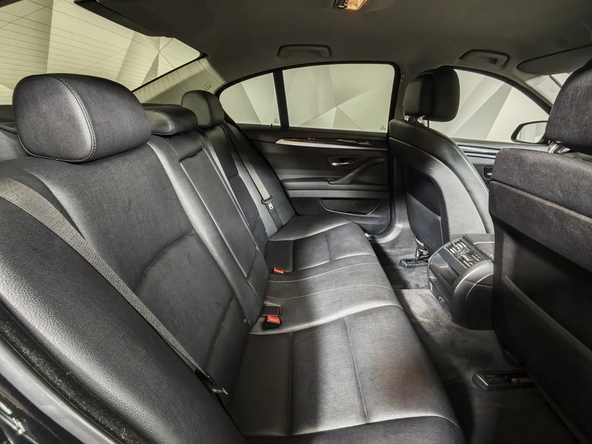 BMW 5 серия 520i AT (184 л.с.) Черный в АВИЛОН. Слайд №14