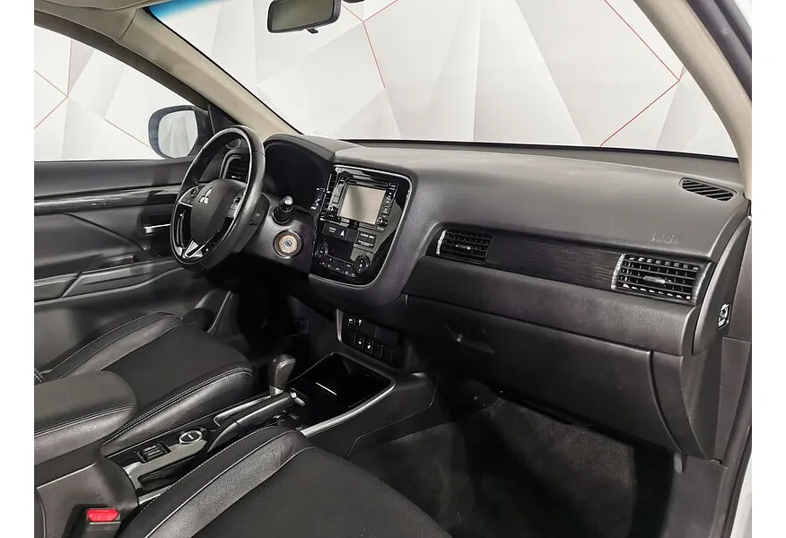 Mitsubishi Outlander 2.0 CVT 4WD (146 л.с.) Белый в АВИЛОН. Слайд №13
