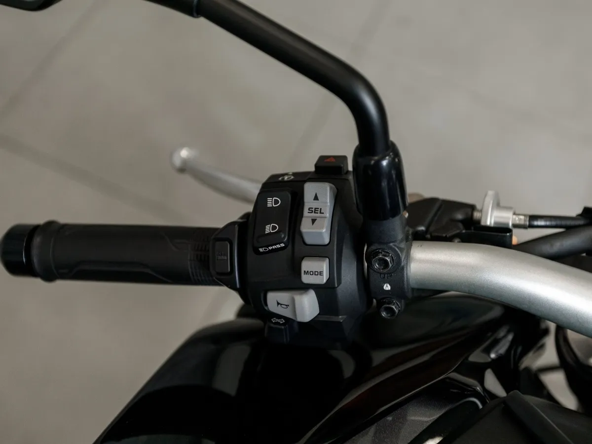 Honda CB1000 R 998 см³ (145 л.с.) 998 Черный в АВИЛОН. Слайд №12