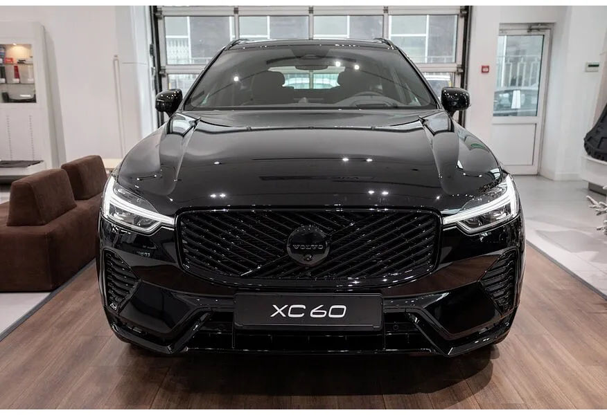 Volvo XC60 2.0 B5 8AT AWD (250 л.с.) Ultra Черный в АВИЛОН. Слайд №3