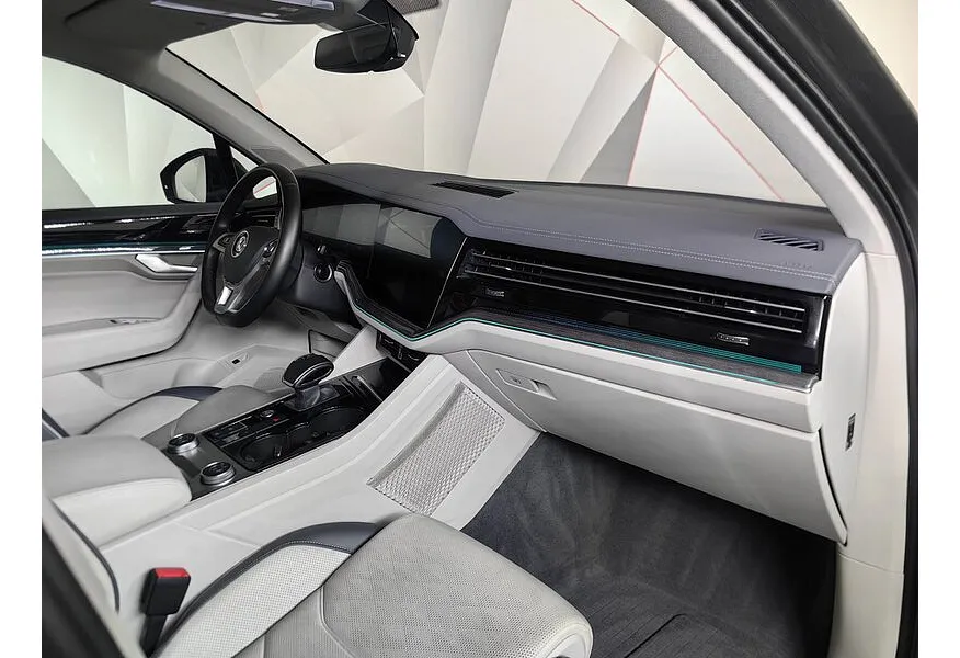 АВИЛОН - Volkswagen Touareg 2.0 TSI Tiptronic 4Motion (249 л.с.) Exclusive Серый - slide 10