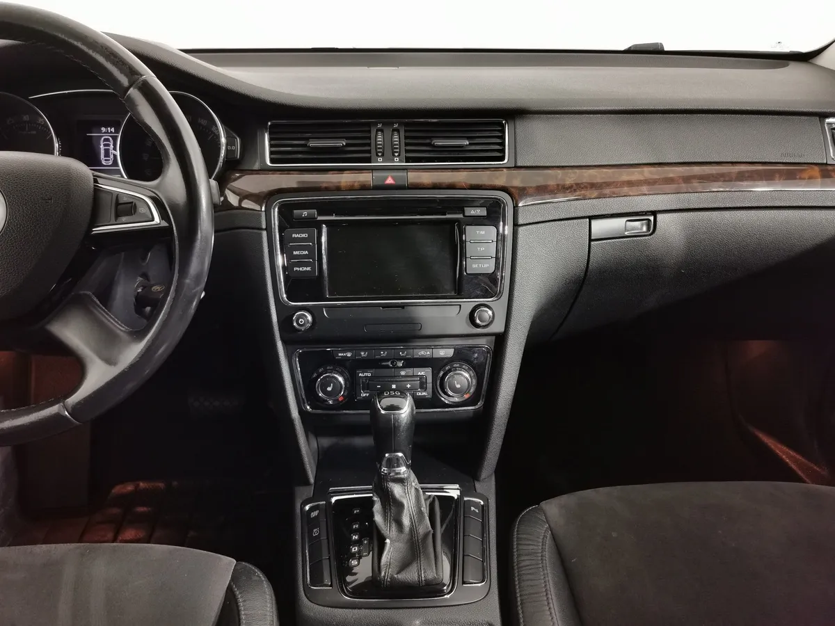 Skoda Superb 2.0 TDI DSG (140 л.с.) Черный в АВИЛОН. Слайд №13