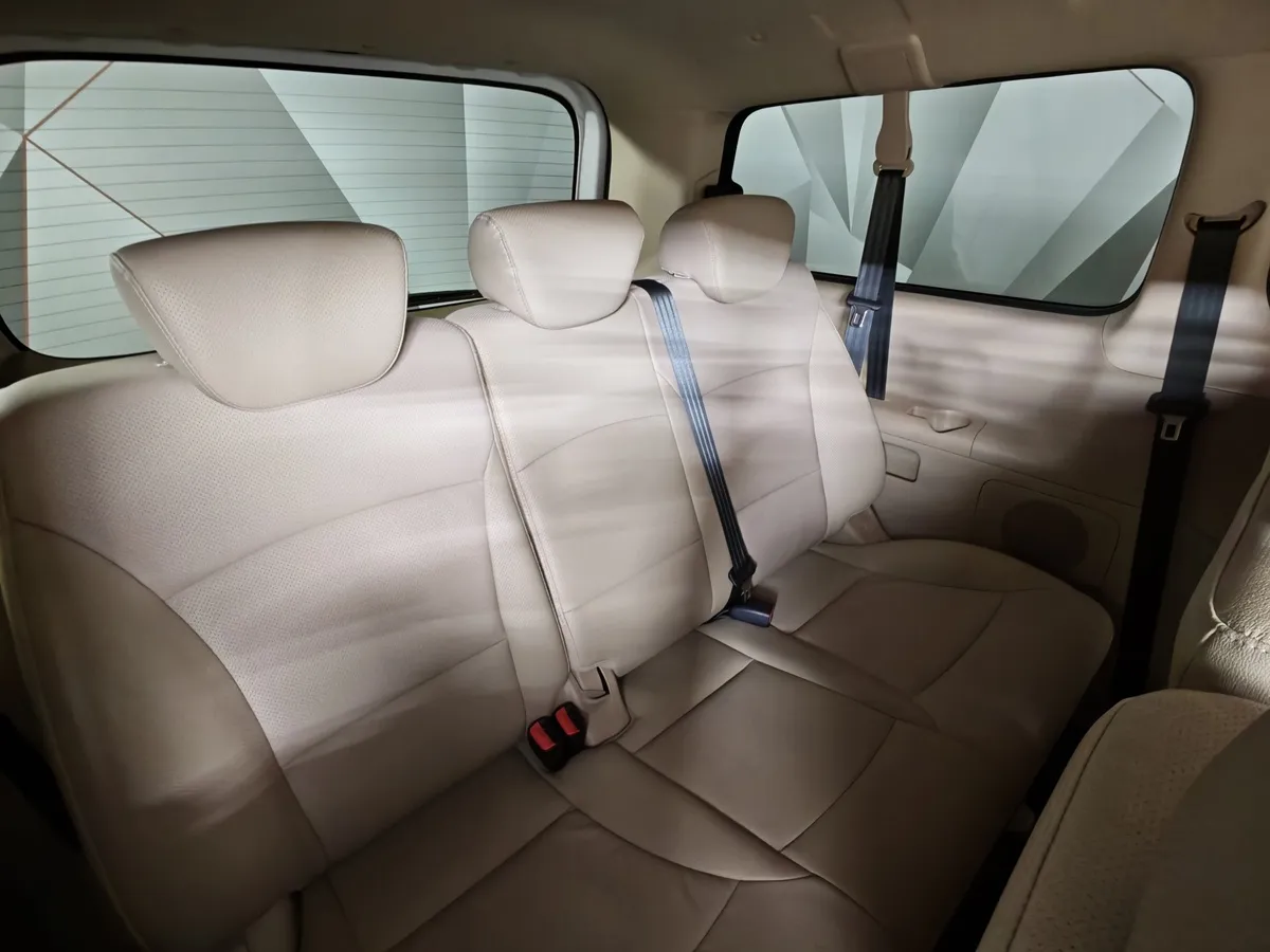 Hyundai H-1 2.5 CRDi - 5AT (170 л.с.) Business Белый в АВИЛОН. Слайд №20