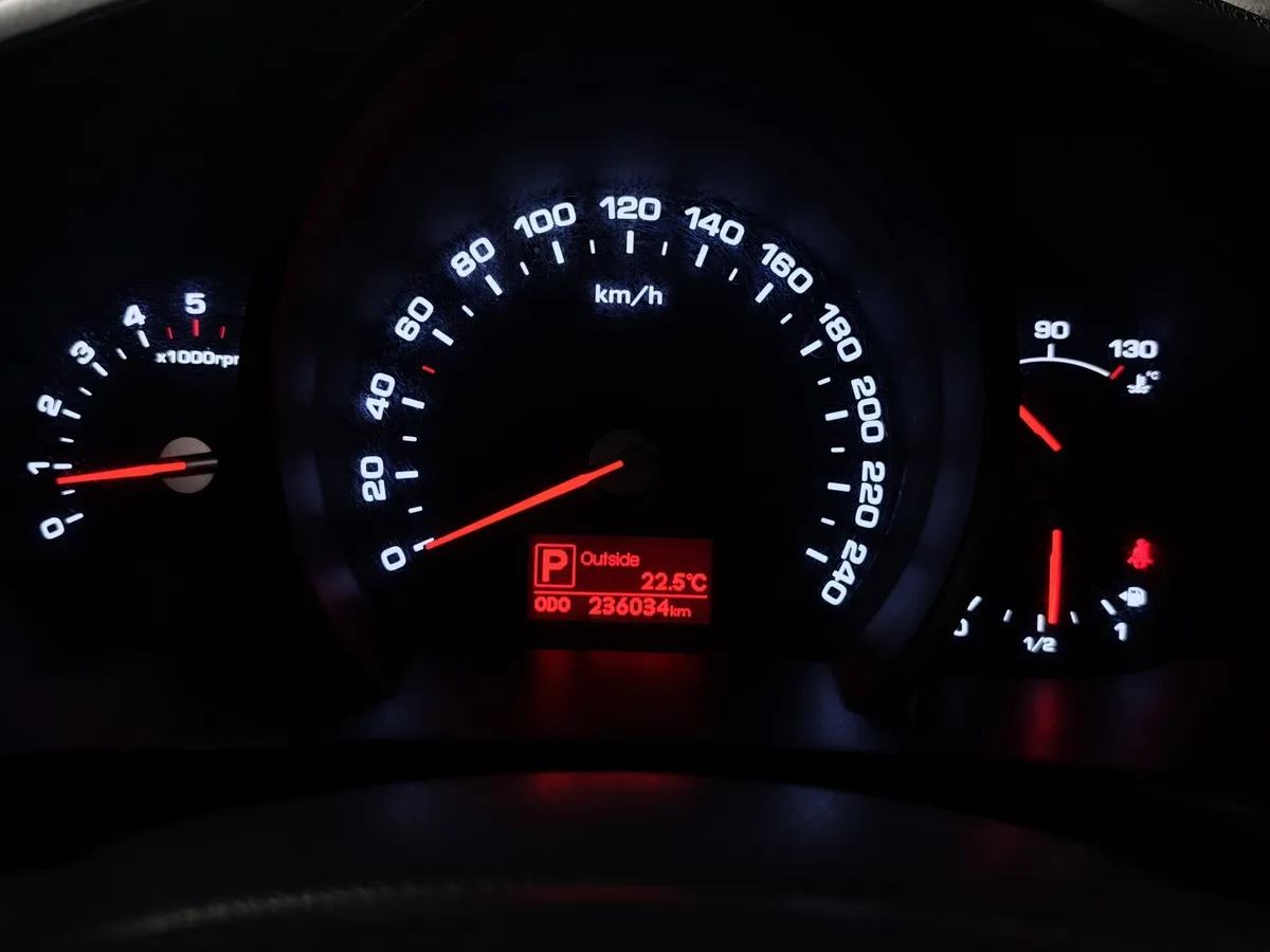 Kia Sportage 2.0 TD AT 4WD (136 л.с.) Серый в АВИЛОН. Слайд №17