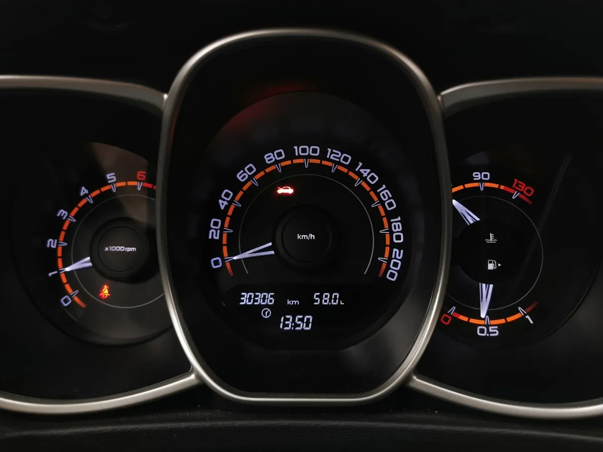 ВАЗ (Lada) Vesta 1.8 MT (122 л.с.) Luxe Multimedia Белый в АВИЛОН. Слайд №17