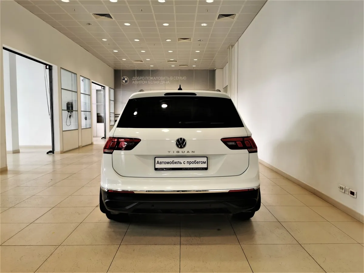 Volkswagen Tiguan 1.4 TSI BlueMotion DSG (150 л.с.) Comfortline Белый в АВИЛОН. Слайд №8