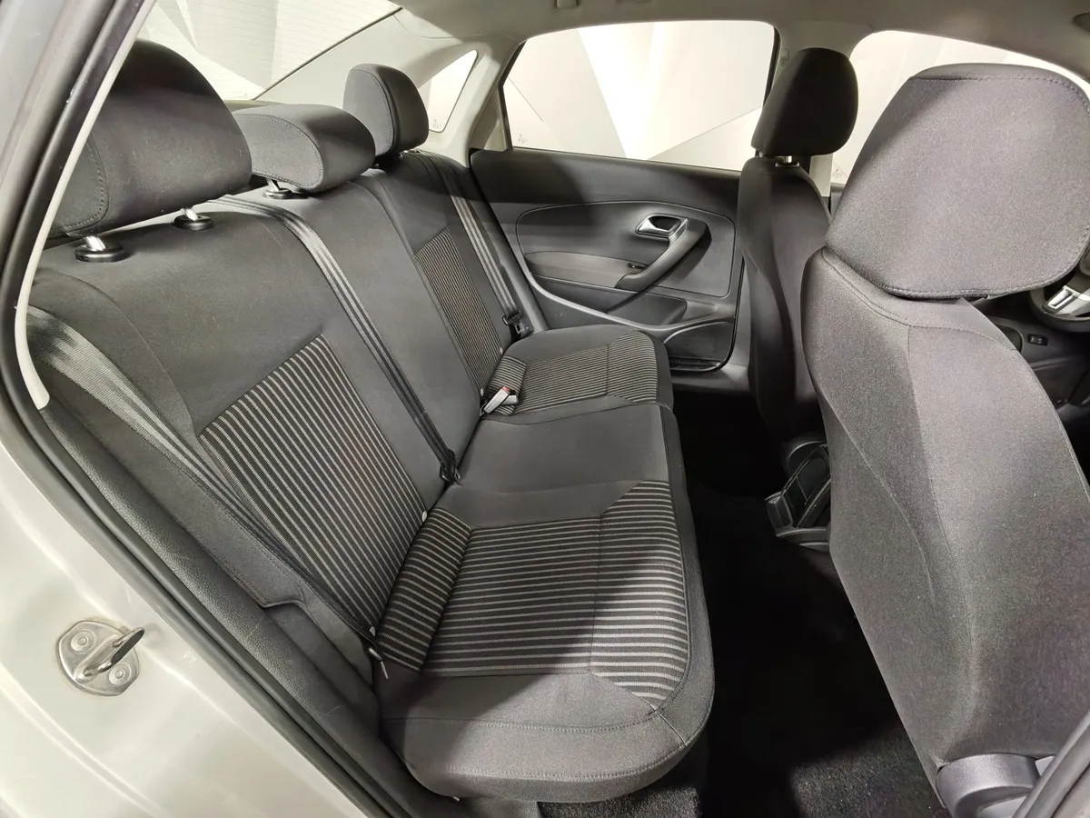 Volkswagen Polo 1.6 MT (105 л.с.) Comfortline Серебристый в АВИЛОН. Слайд №13