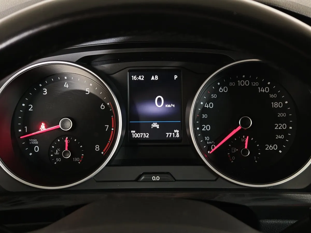 Volkswagen Tiguan 1.4 TSI BlueMotion DSG (150 л.с.) Comfortline Серый в АВИЛОН. Слайд №17