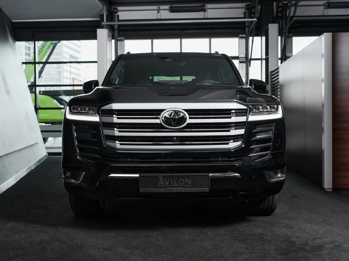 Toyota Land Cruiser 3.5 V6 AT 4WD (415 л.с.) Премиум Черный в АВИЛОН. Слайд №2