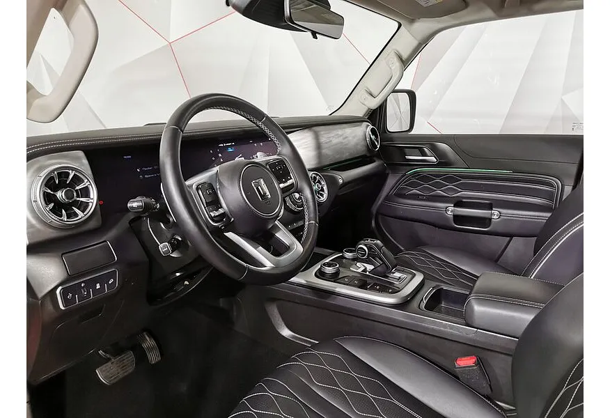 TANK 300 2.0T AT 4WD (220 л.с.) Adventure Оранжевый в АВИЛОН. Слайд №19