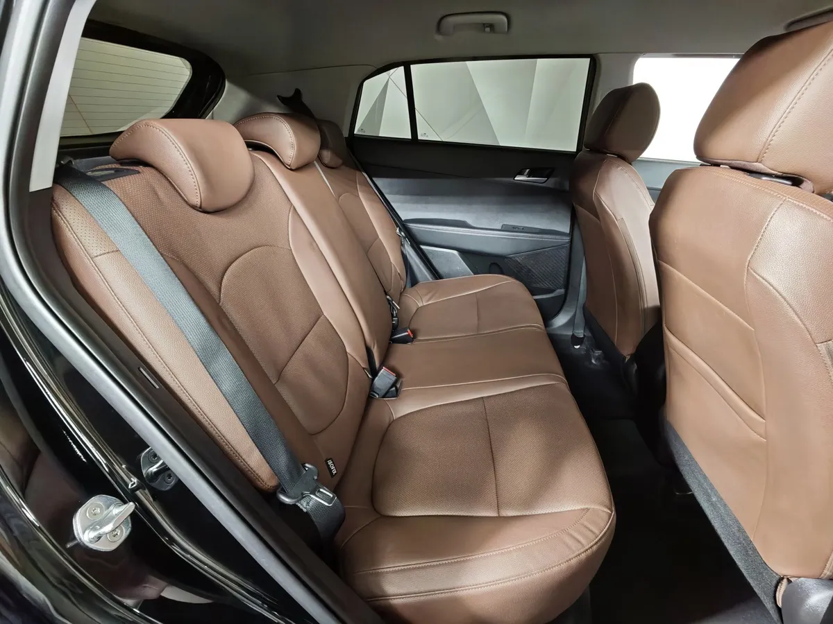 Hyundai Creta 1.6 AT (123 л.с.) Black & Brown + Winter Черный в АВИЛОН. Слайд №15