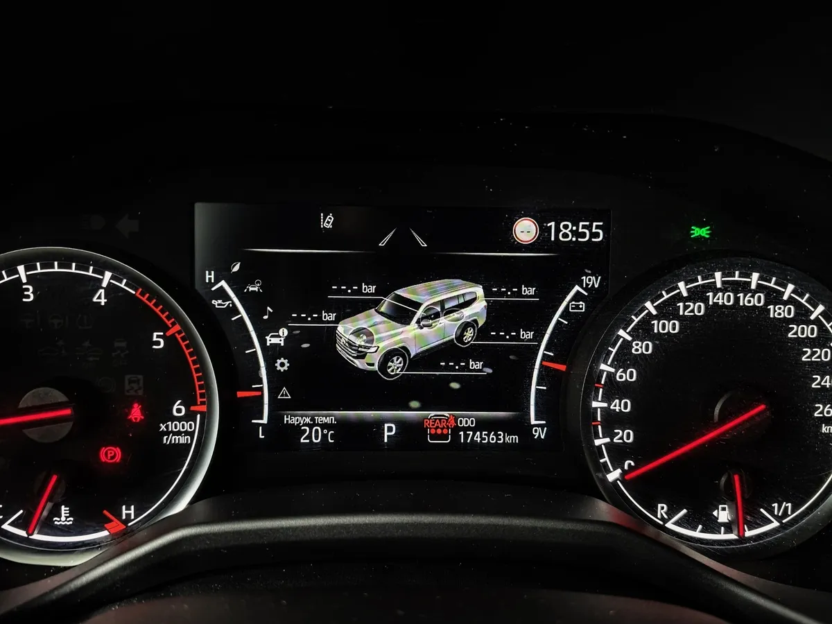 Toyota Land Cruiser 3.4 V6 AT 4WD (299 л.с.) 70th Anniversary Черный в АВИЛОН. Слайд №18