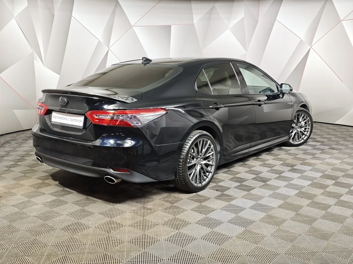 Toyota Camry 3.5 AT (249 л.с.) Черный в АВИЛОН. Слайд №2