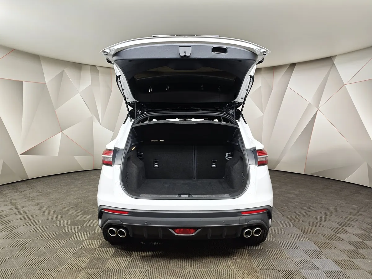 Geely Coolray 1.5T 7DCT 2WD (150 л.с.) Flagship Sport Белый в АВИЛОН. Слайд №12