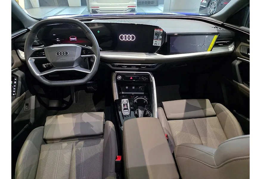 Audi Q5 2.0 TDI S tronic quattro (204 л.с.) Синий в АВИЛОН. Слайд №4